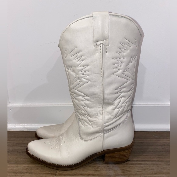 Steve Madden White Heeled Boots - Picture 3 of 6